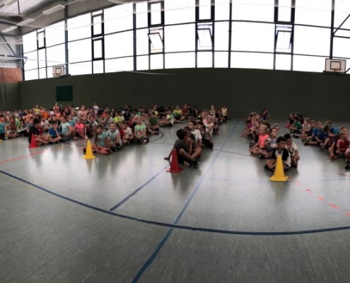 Alle Klassen bereit zur Siegerehrung