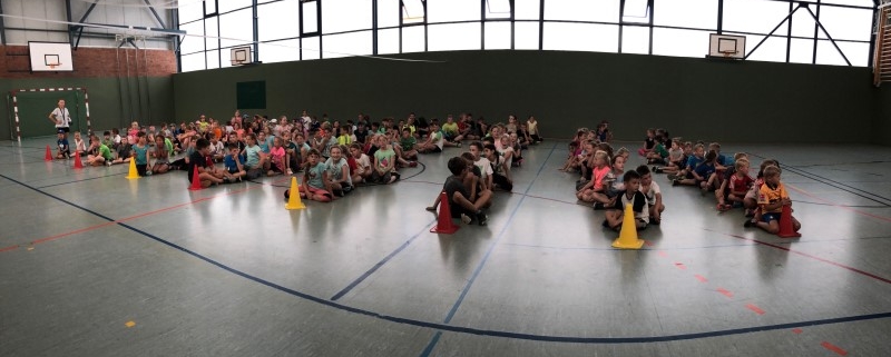 Alle Klassen bereit zur Siegerehrung