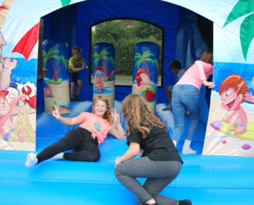 Spaß in der Hüpfburg