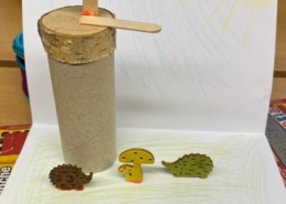 Apfelbaum im Garten aus Papprolle