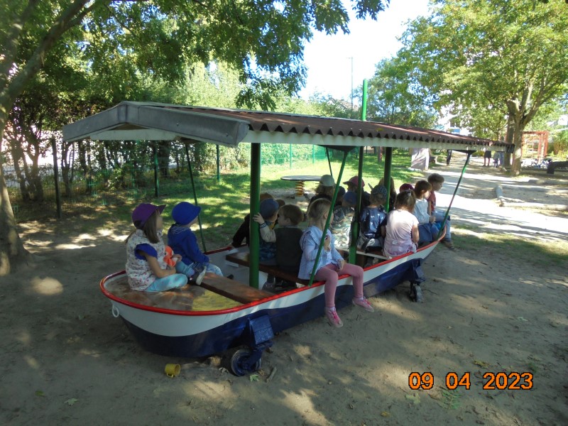 Spielplatz-Boot