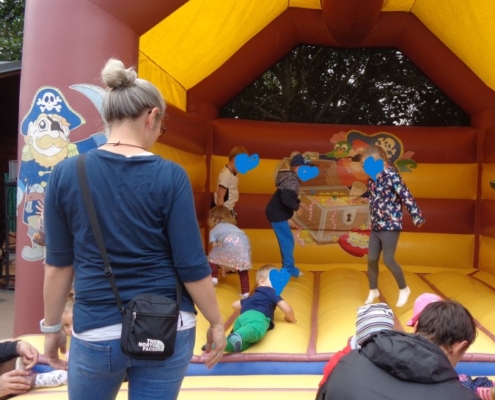 Hüpfburg Frühlingsfest